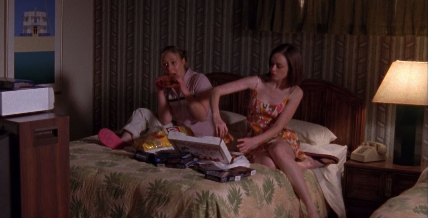 Gilmore Girls 10 Sweetest Friendship Scenes Fans Watch Over And Over