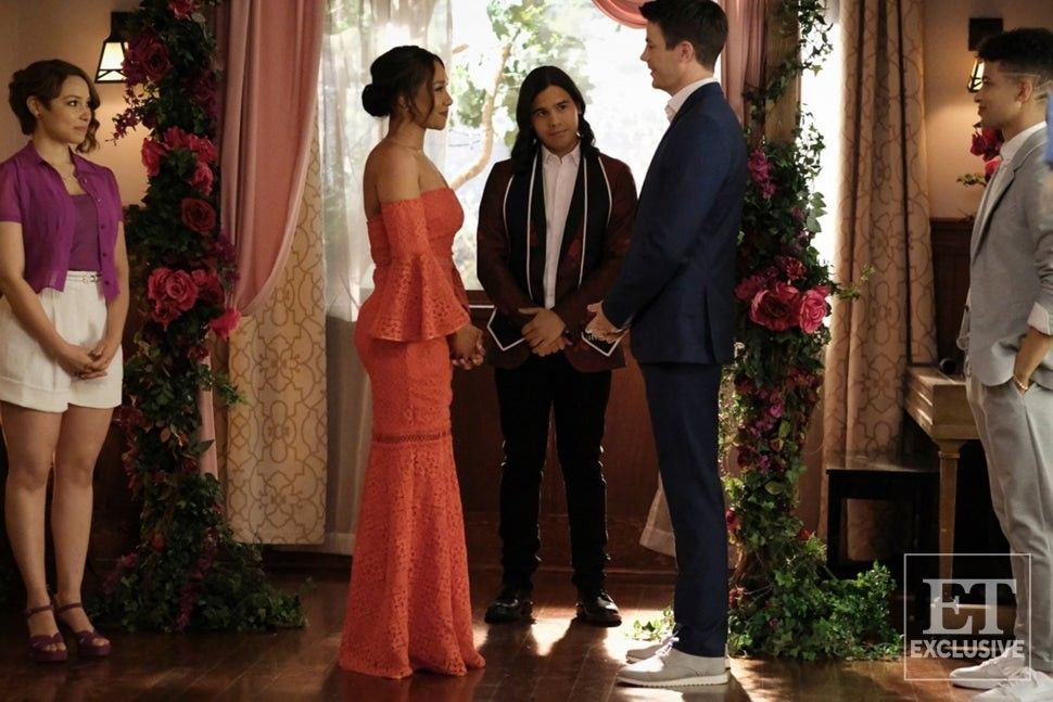 Flash Season 7 Finale Images Reveal Barry & Iris Renew Their Vows