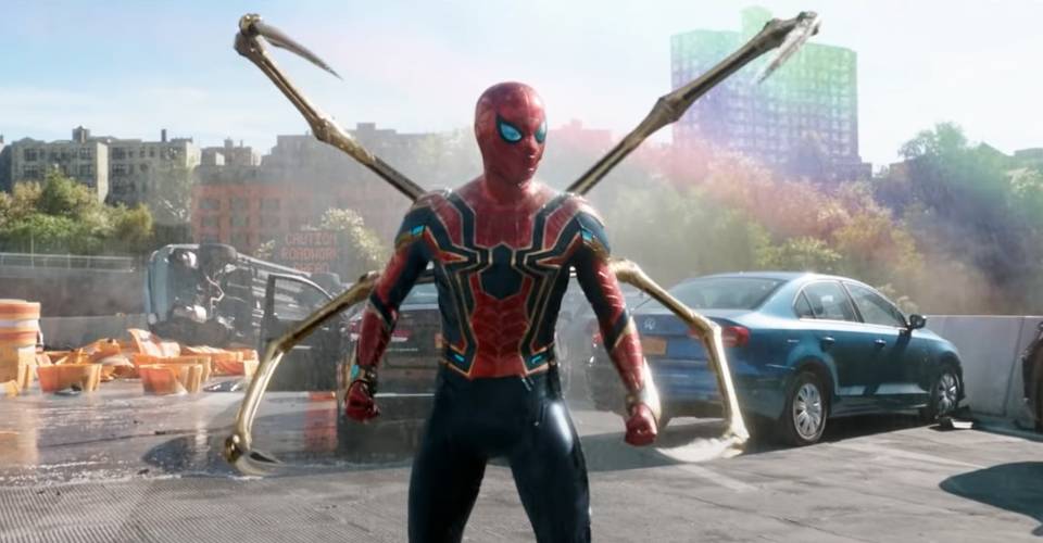 Iron Spider Suit Cosplay Looks Like Expanding Nanotech 4 Iron Spider Suit Cosplay Looks Like Expanding Nanotech