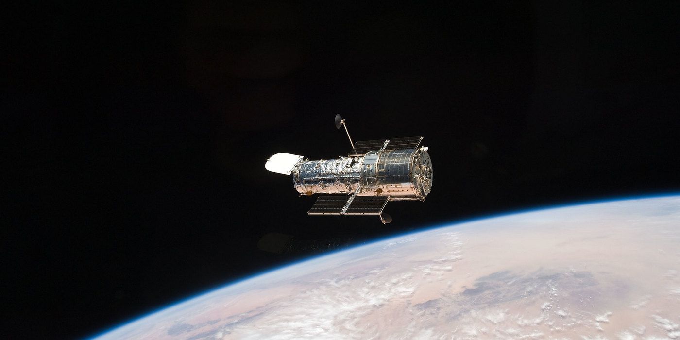O Telescópio Espacial Hubble capitura uma 'Super Bolha' bizarra destruindo uma nebulosa distante