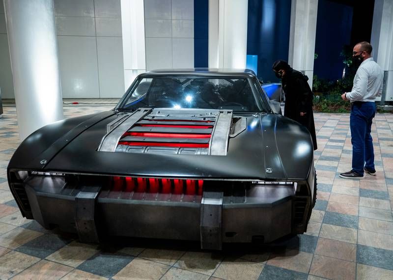 The Batmans Batmobile Revealed Much Bigger In New Photos
