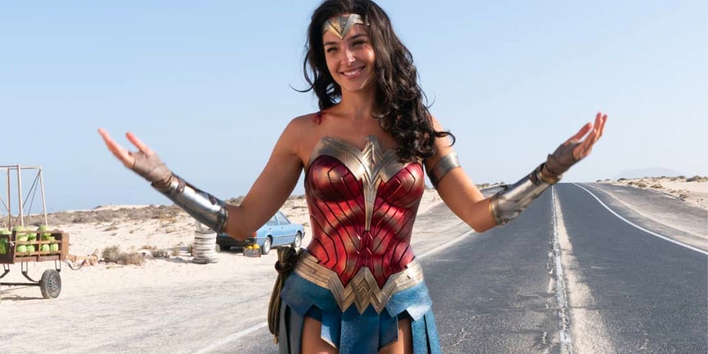 Gal Gadot Celebre L Anniversaire De Wonder Woman 1984 Avec De Nouvelles Images Bts Sird