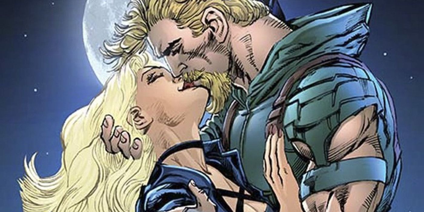 Green Arrow Black Canary Kissing Before Moon