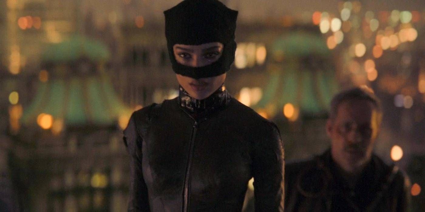 Catwoman with her cowl in The Batman