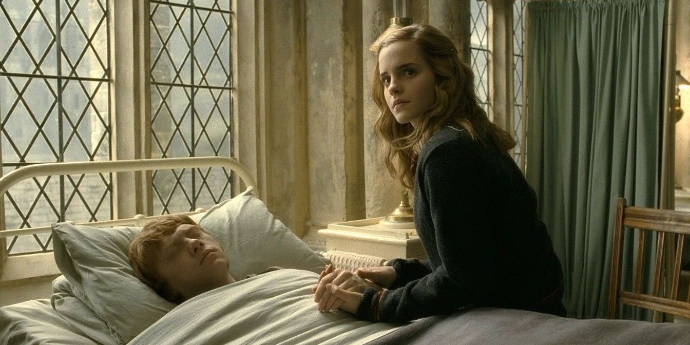 Hermione with Ron in the hospital in Harry Potter and the Half Blood Prince Cropped