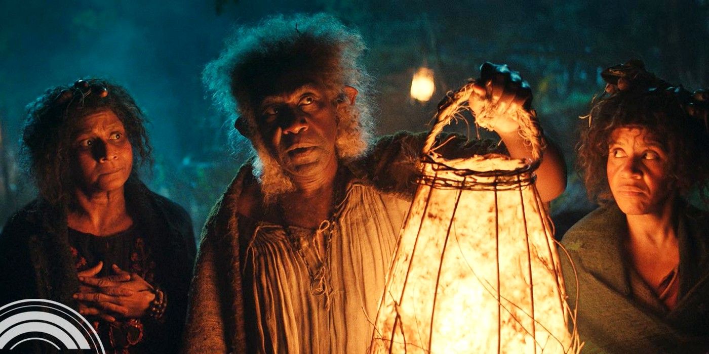 Lenny-Henry-as-Sadoc-Burrows-holding-a-lantern-in-Lords-of-the-Rings-The-Rings-of-Power.jpg