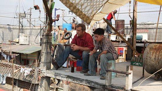 Get The Gringo Review Screen Rant