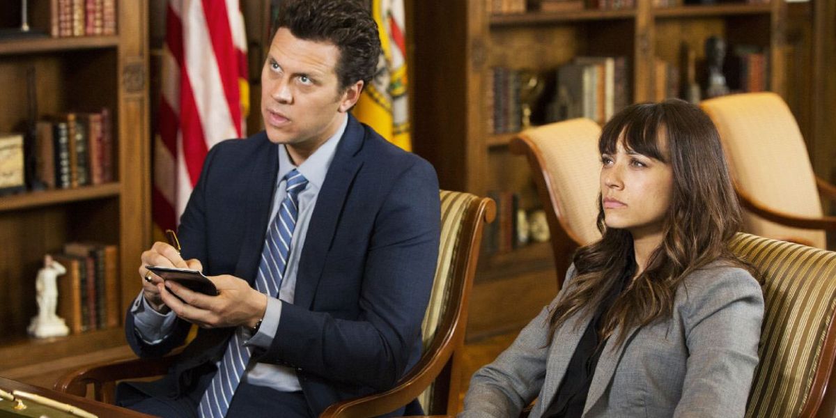 Angie Tribeca Series Premiere Review A Return To Slapstick