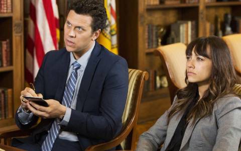 Angie Tribeca Series Premiere Review A Return To Slapstick